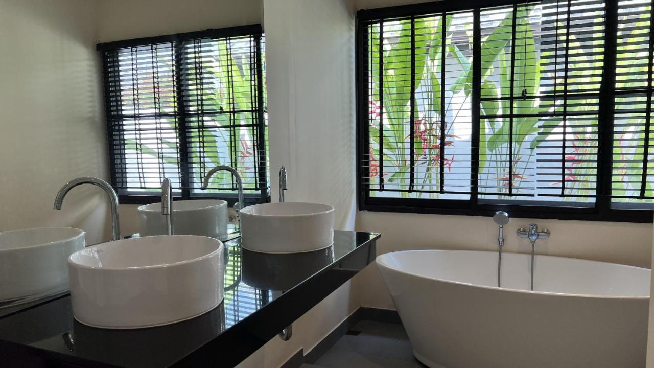 Plunge Tropic Villas 2 Naiharn Rawai Extérieur photo